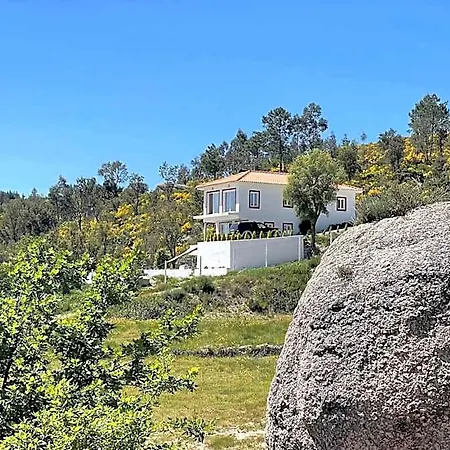 Alcmaria With Amazing Views At Zevariclub! Paranhos da Beira